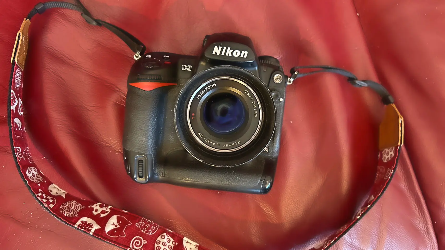 ショット数超極少！高画質と使い易さでカメラデビューにオススメ☆ニコン D3300 Amazon | Nikon デジタル一眼レフカメラ D3300 ダブルズーム
